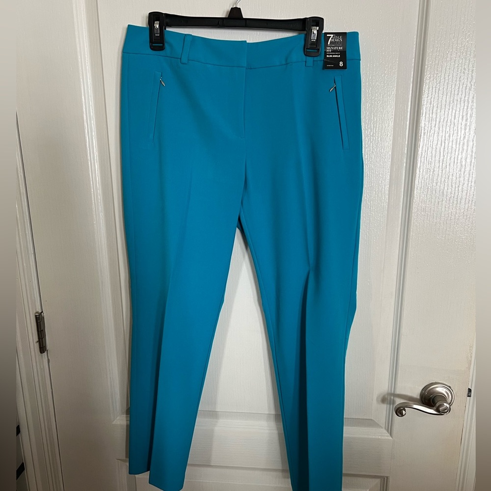 NY&Co Turquoise/Teal Signature Fit Slim Ankle stretch slacks in Sz. 8.. NWT..